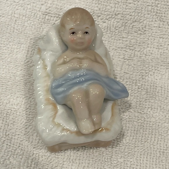 VINTAGE Baby Jesus Enesco Porcelain Nativity Circa 1986 Replacement Piece. - Picture 1 of 13